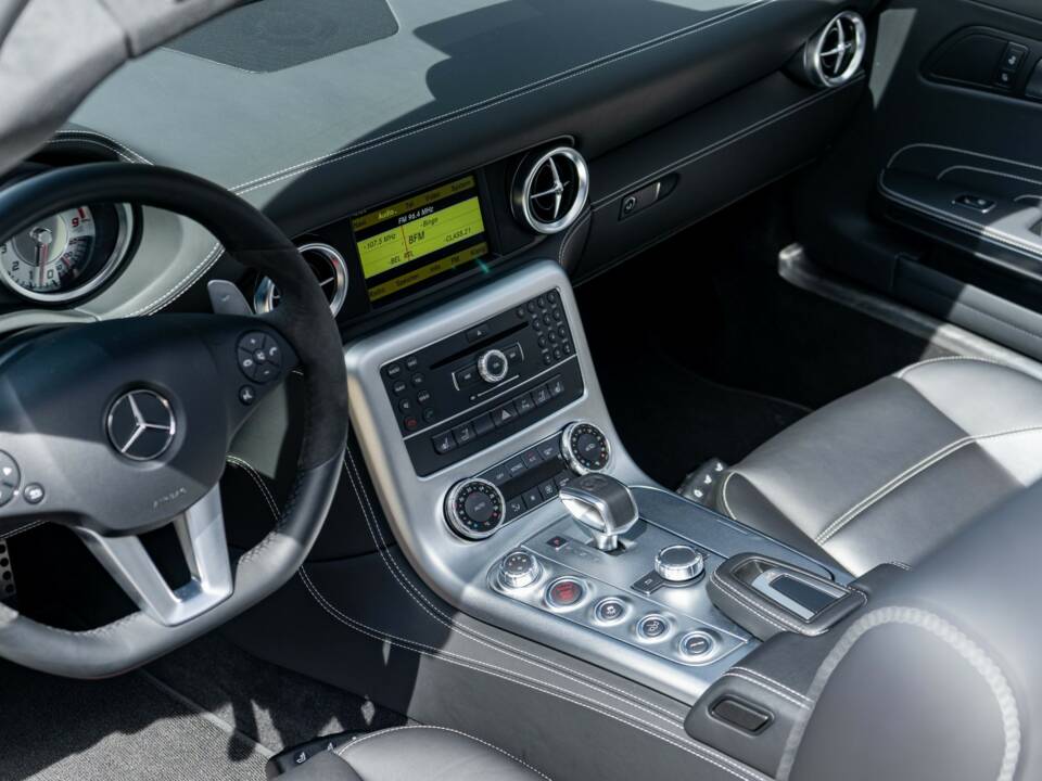 Image 7/21 of Mercedes-Benz SLS AMG GT Roadster (2012)