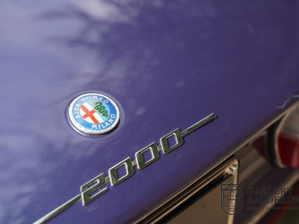 Immagine 26/50 di Alfa Romeo 2000 GTV (1974)