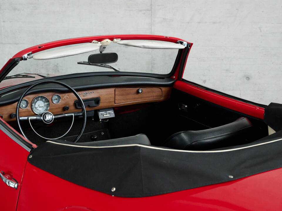 Image 17/50 of Volkswagen Karmann Ghia 1500 (1971)