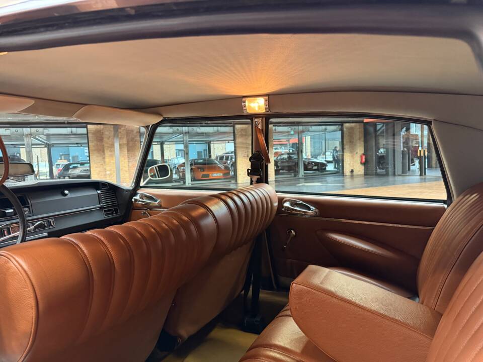 Bild 21/32 von Citroën DS 21 Pallas (1971)