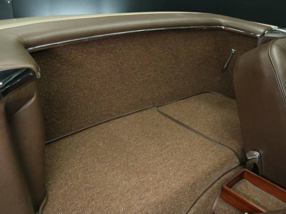 Image 27/50 of Mercedes-Benz 230 SL (1967)