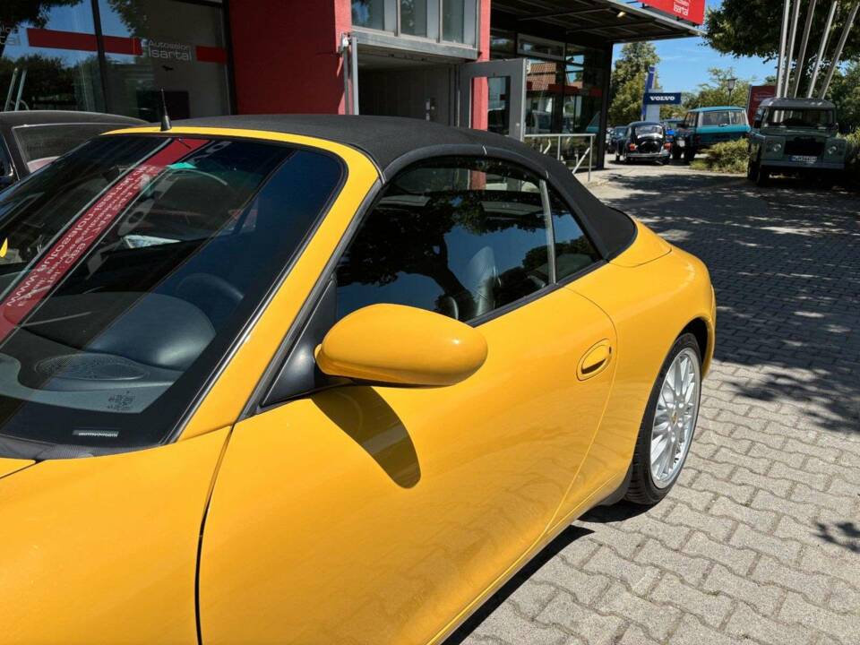 Image 21/30 of Porsche 911 Carrera (1999)
