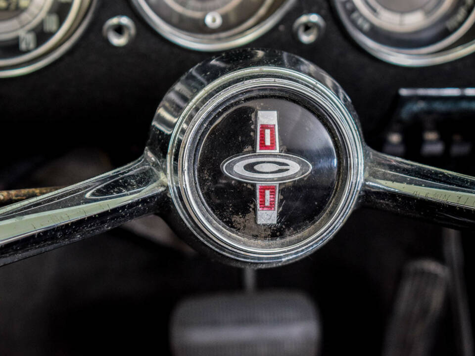 Image 42/50 of Chevrolet Corvair Monza Convertible (1966)