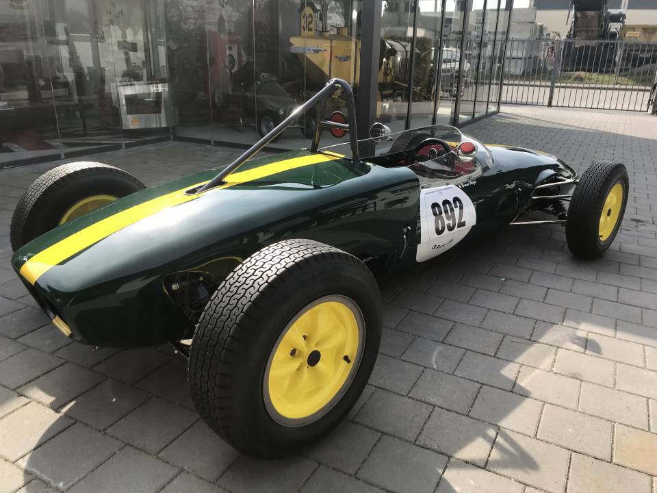 Image 15/31 of Lotus 20 Formula Junior (1961)