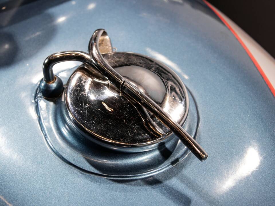 Image 13/25 de Beta 160 Sport (1953)