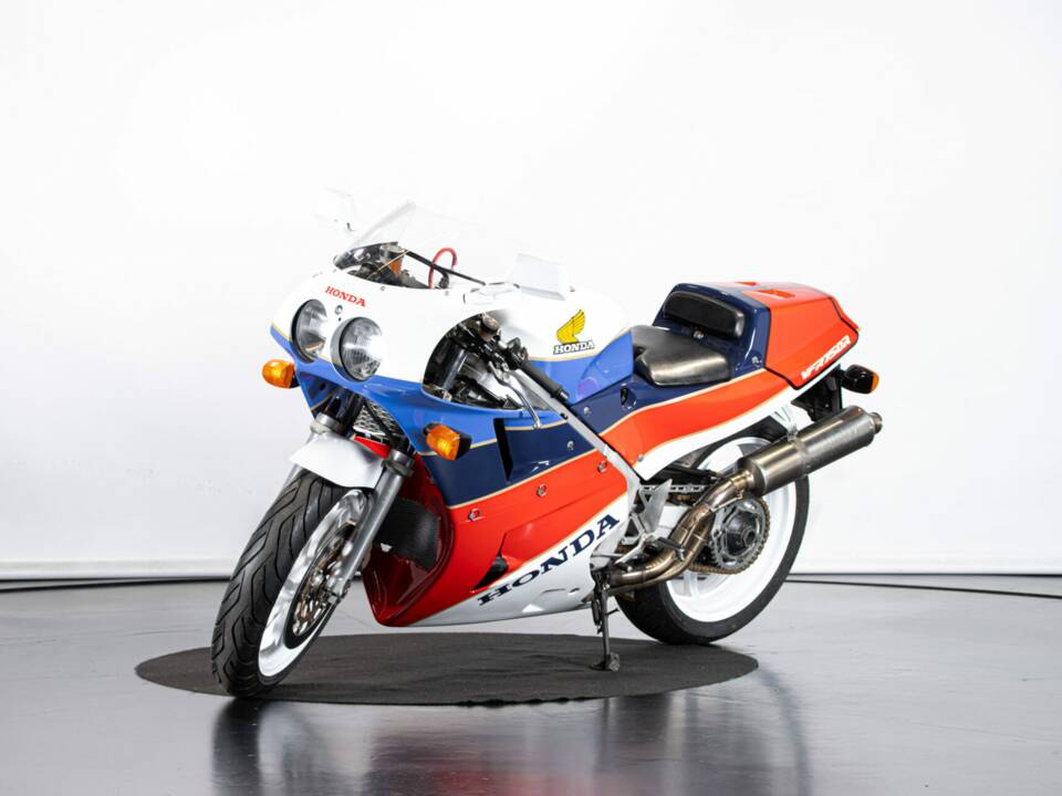 Immagine 8/48 di Honda VFR 750R RC 30 (1988)