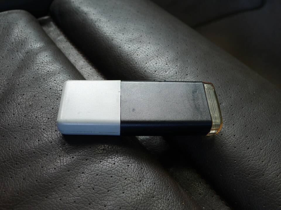 Bild 21/50 von Porsche 928 S (1986)