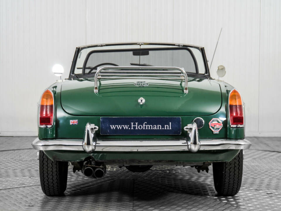 Image 12/50 of MG MGB (1964)