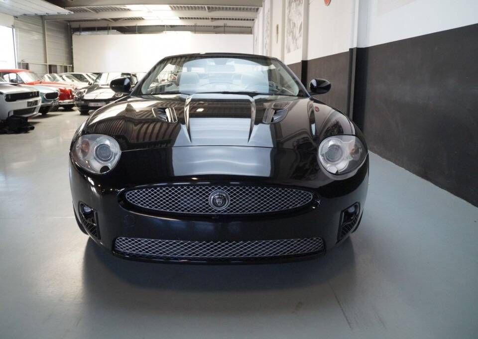 Image 14/65 of Jaguar XKR (2009)