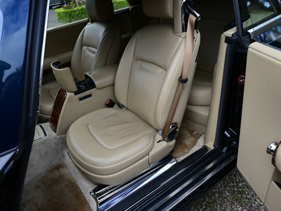 Immagine 40/50 di Rolls-Royce Phantom Coupé (2010)