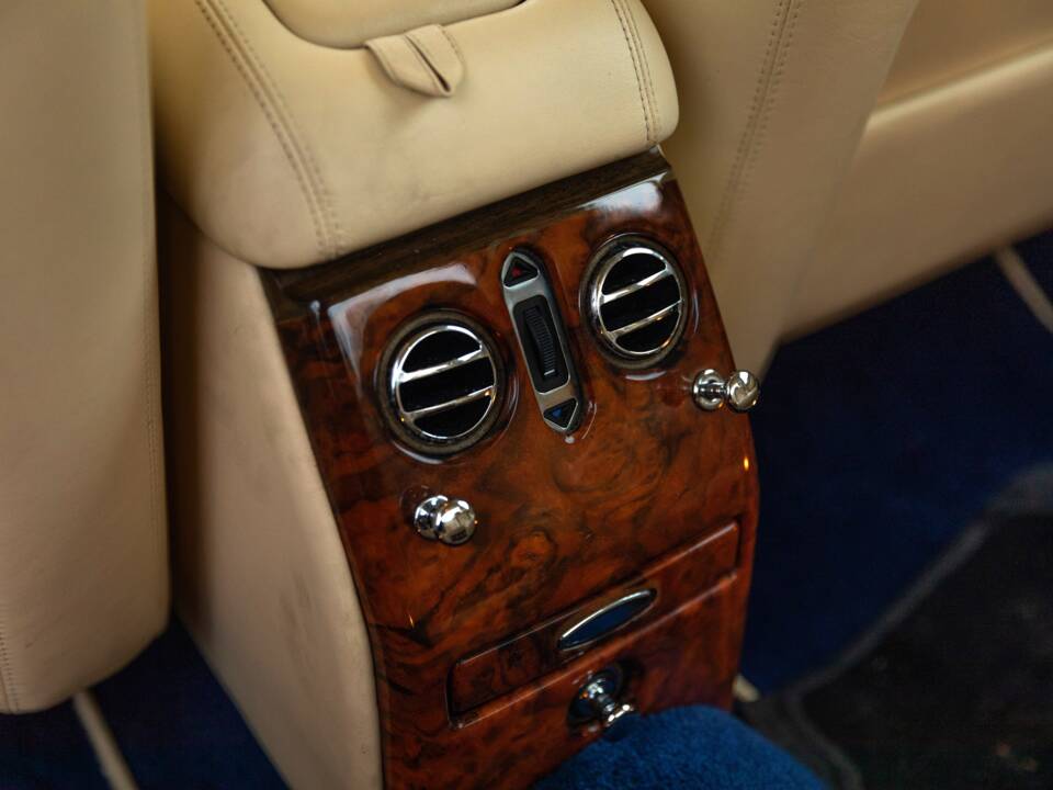 Image 24/45 of Rolls-Royce Silver Seraph (2000)