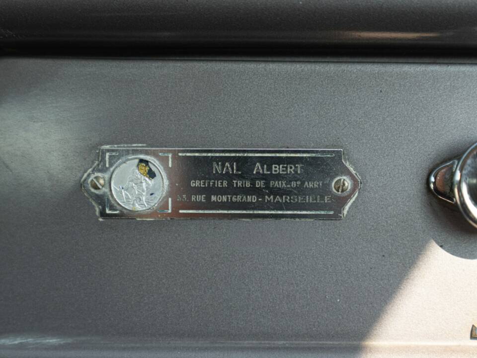 Image 44/50 of Dodge Coronet "Red Ram" (1953)