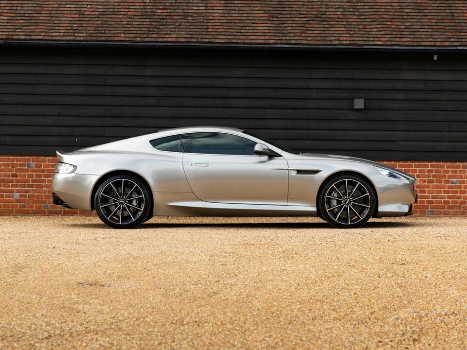 Image 2/50 of Aston Martin DB 9 GT (2015)