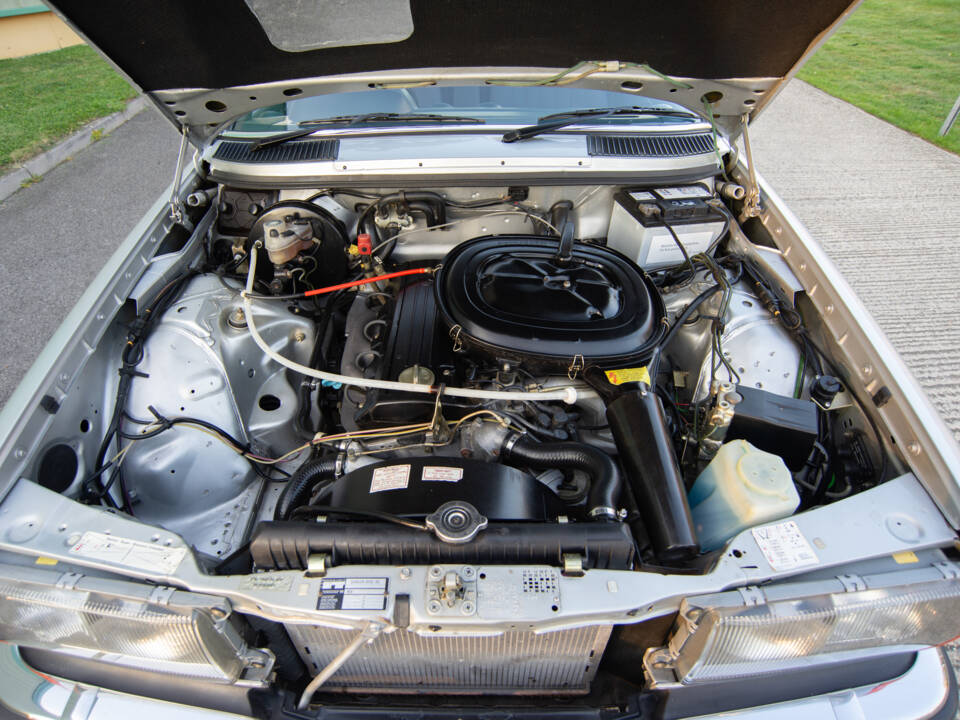 Immagine 22/28 di Mercedes-Benz 230 CE (1984)