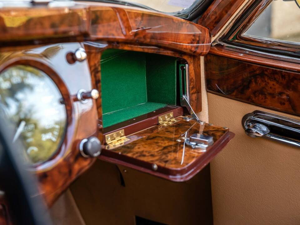 Image 26/41 of Jaguar XK 140 DHC (1955)