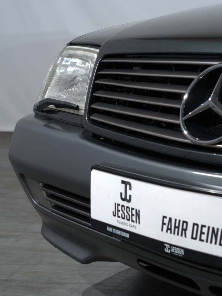 Image 11/56 de Mercedes-Benz 500 SL (1993)