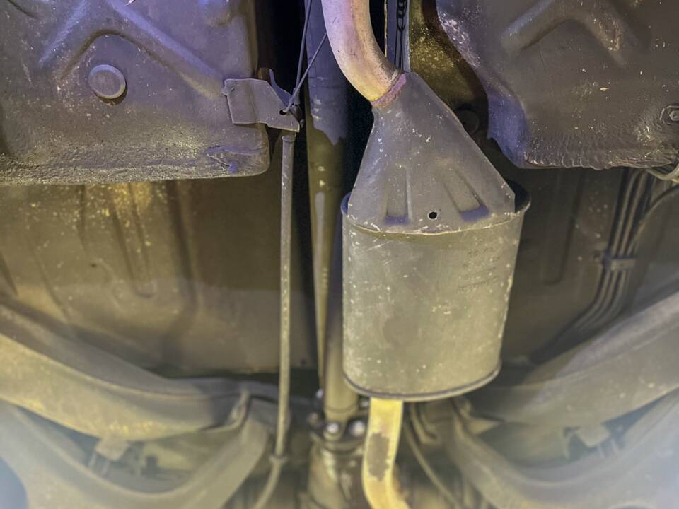 Image 51/139 of Mercedes-Benz 240 D (1978)