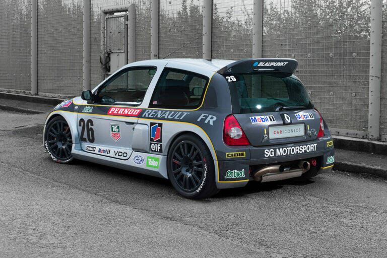 Afbeelding 5/21 van Renault Clio II V6 (2002)