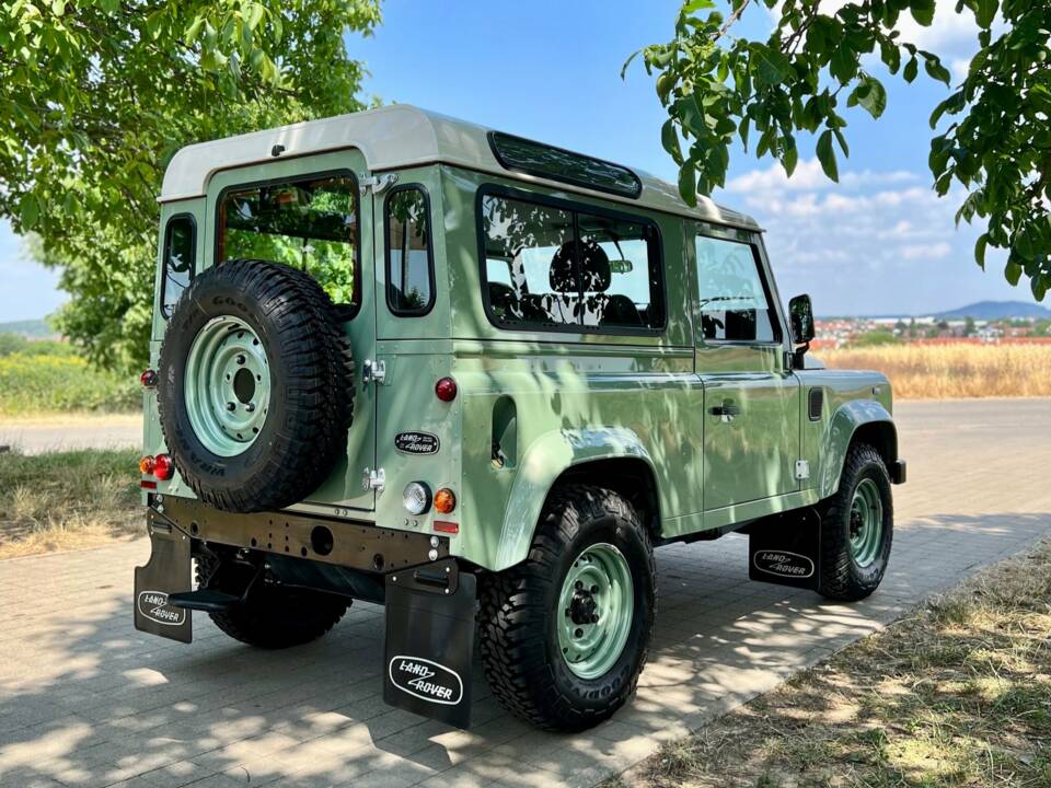 Bild 3/19 von Land Rover Defender 90 Heritage (2015)