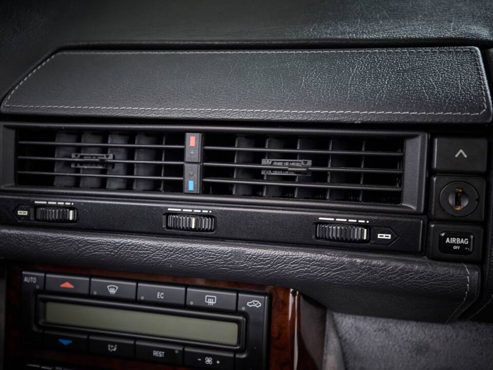 Immagine 79/95 di Mercedes-Benz SL 600 (1998)