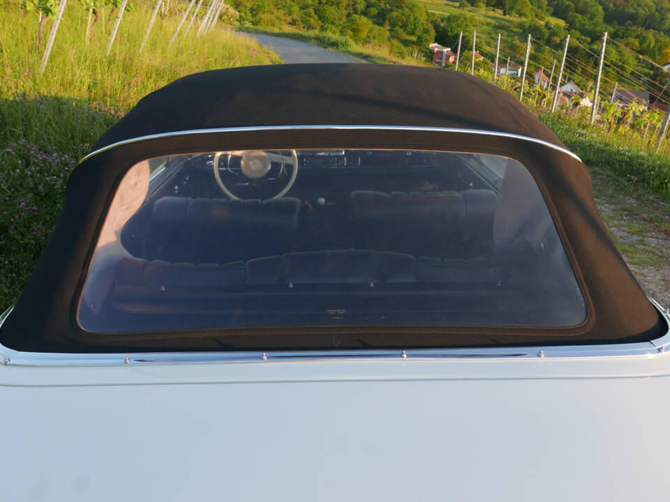 Imagen 51/56 de Mercedes-Benz 220 SE b (1962)