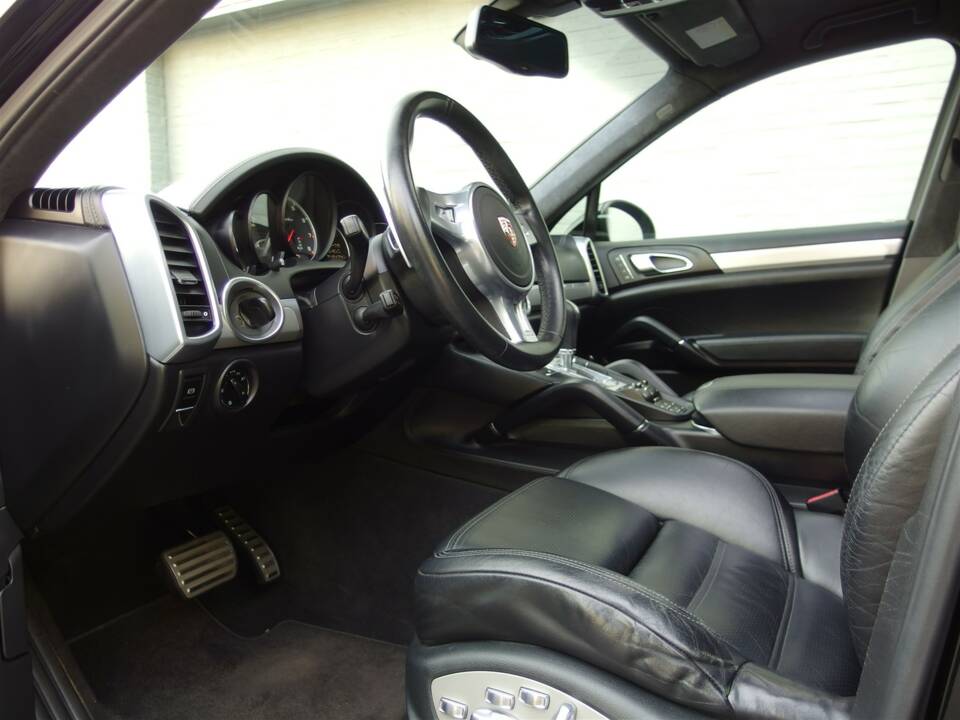 Imagen 35/97 de Porsche Cayenne Turbo (2011)