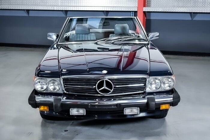 Immagine 2/7 di Mercedes-Benz 380 SL (1982)