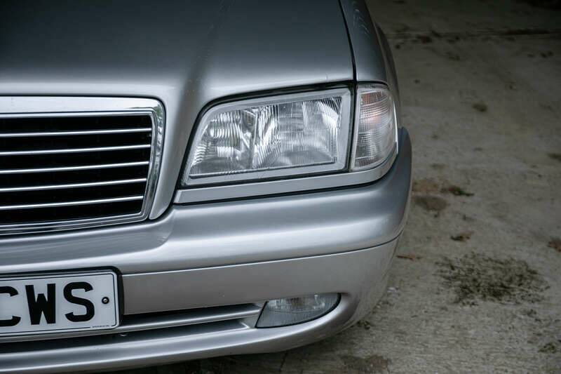 Image 33/48 of Mercedes-Benz C 55 AMG (1998)