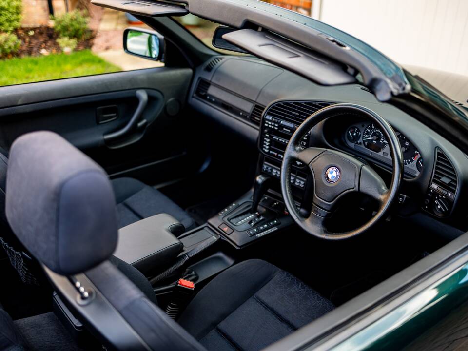 Image 32/49 of BMW 328i (1998)