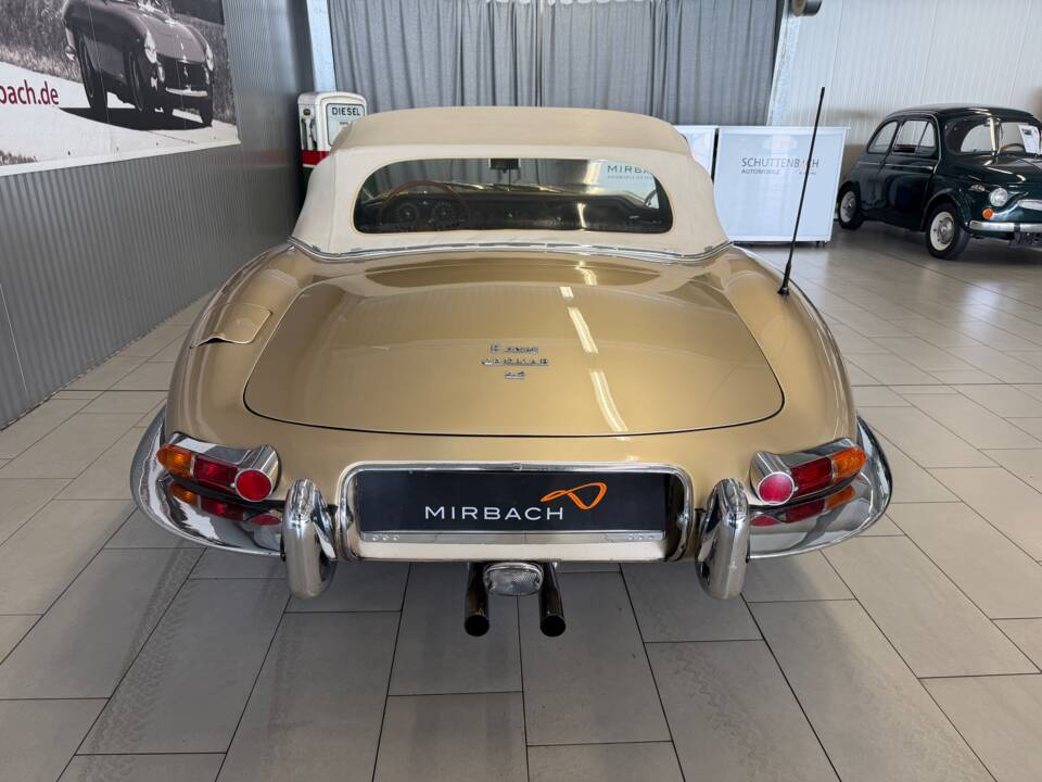 Image 9/18 de Jaguar Type E 4.2 (1967)