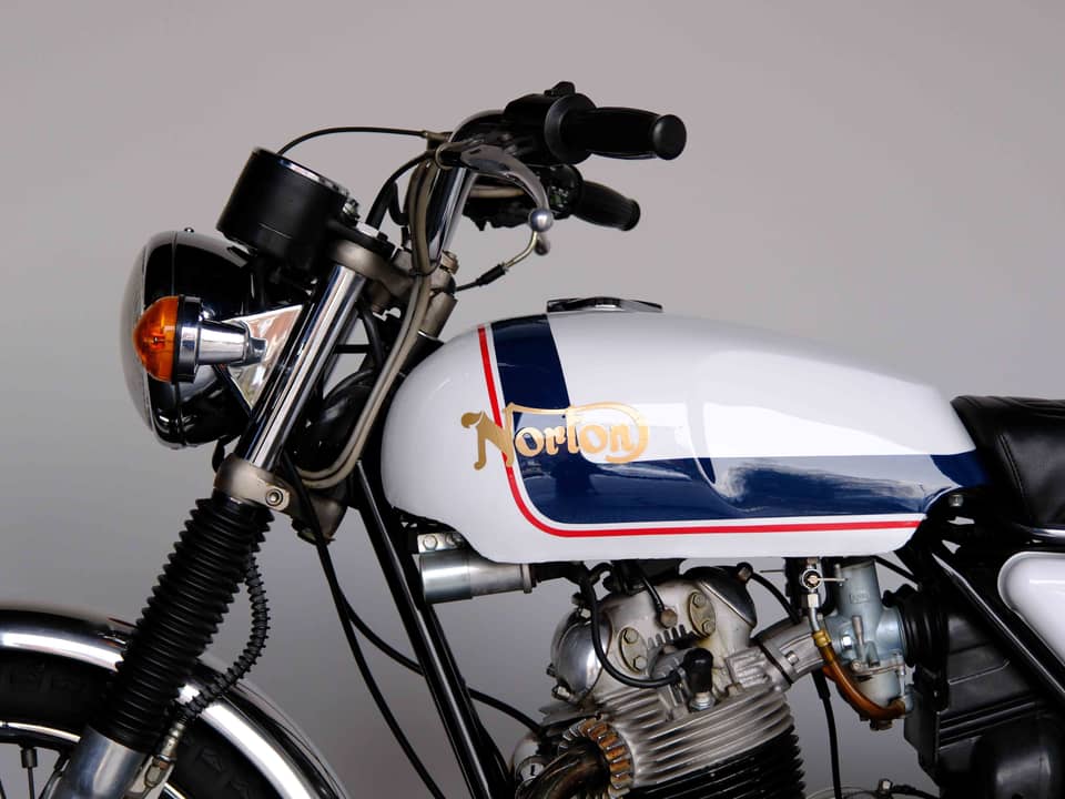 Image 46/83 of Norton 850 MKIII Roadster (1975)