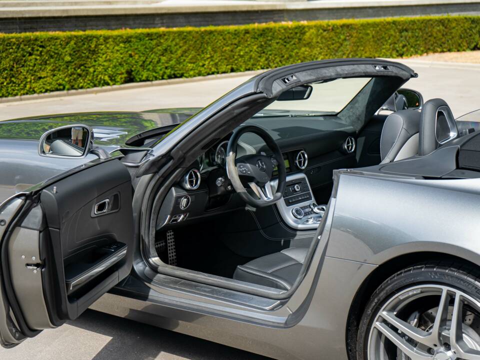Image 6/21 of Mercedes-Benz SLS AMG Roadster (2012)