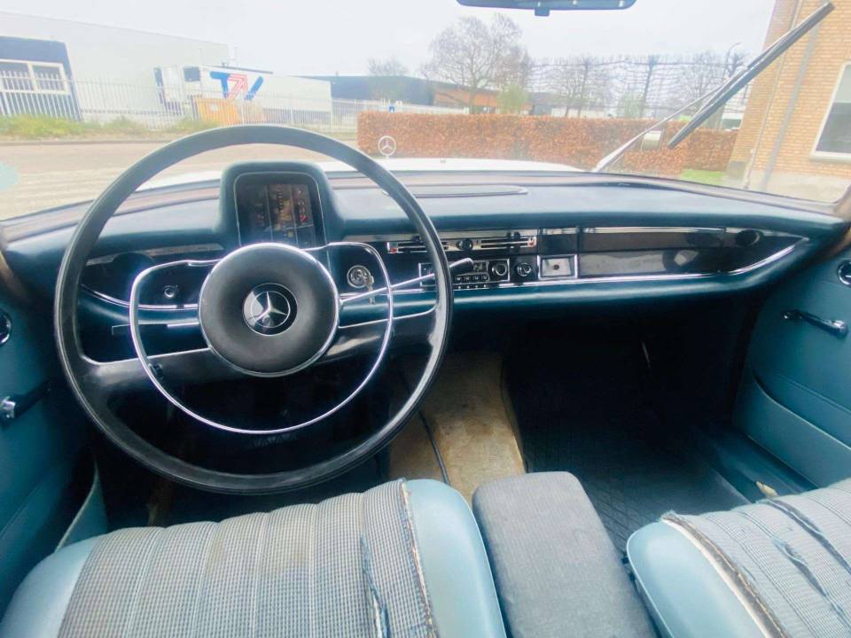 Imagen 39/40 de Mercedes-Benz 230 (1967)