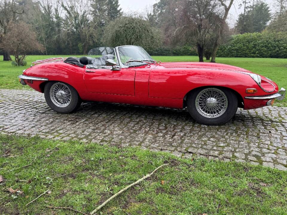 Image 8/29 de Jaguar E-Type (1969)