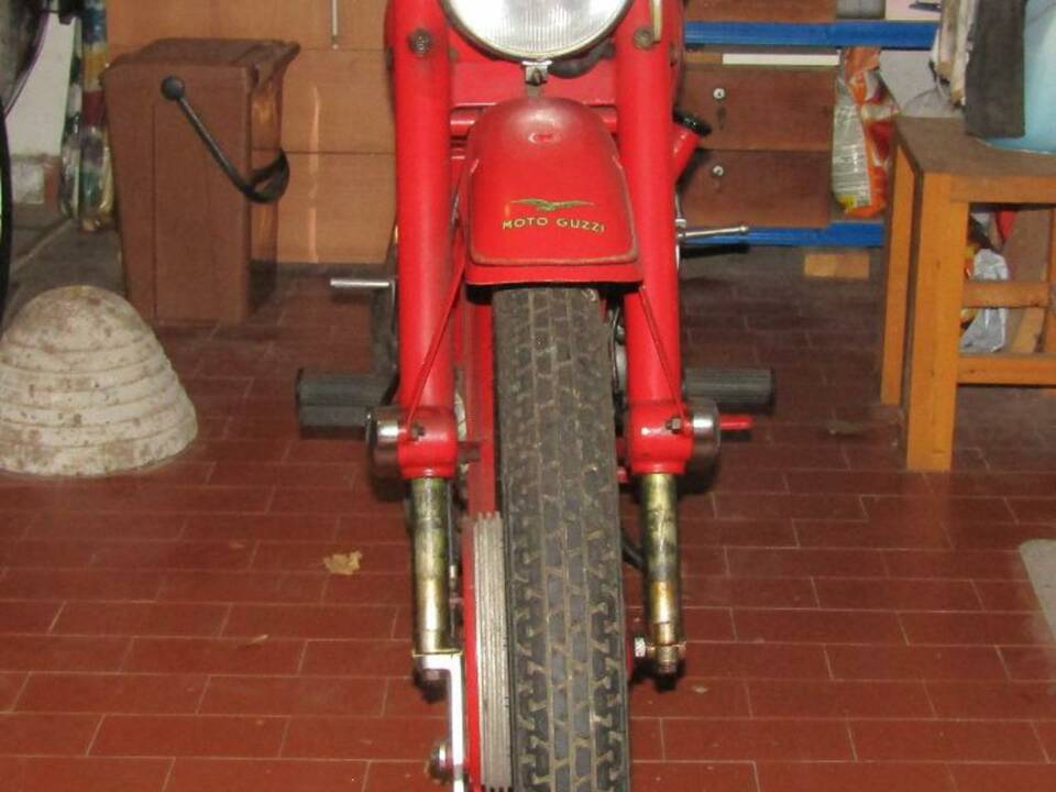 Image 3/10 of Moto Guzzi DUMMY (1957)