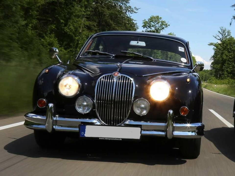 Bild 4/6 von Jaguar Mk II 2.4 (1960)