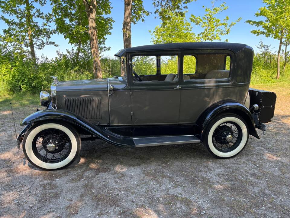 Image 3/28 of Ford Model A Tudor Sedan (1931)