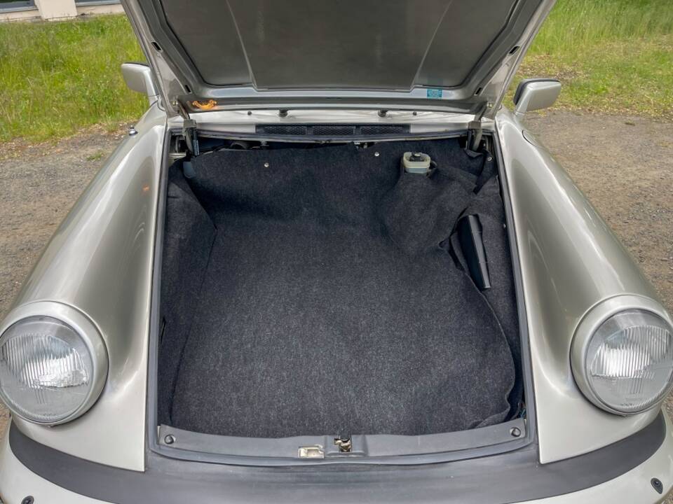 Imagen 27/31 de Porsche 911 Carrera 3.2 (1984)