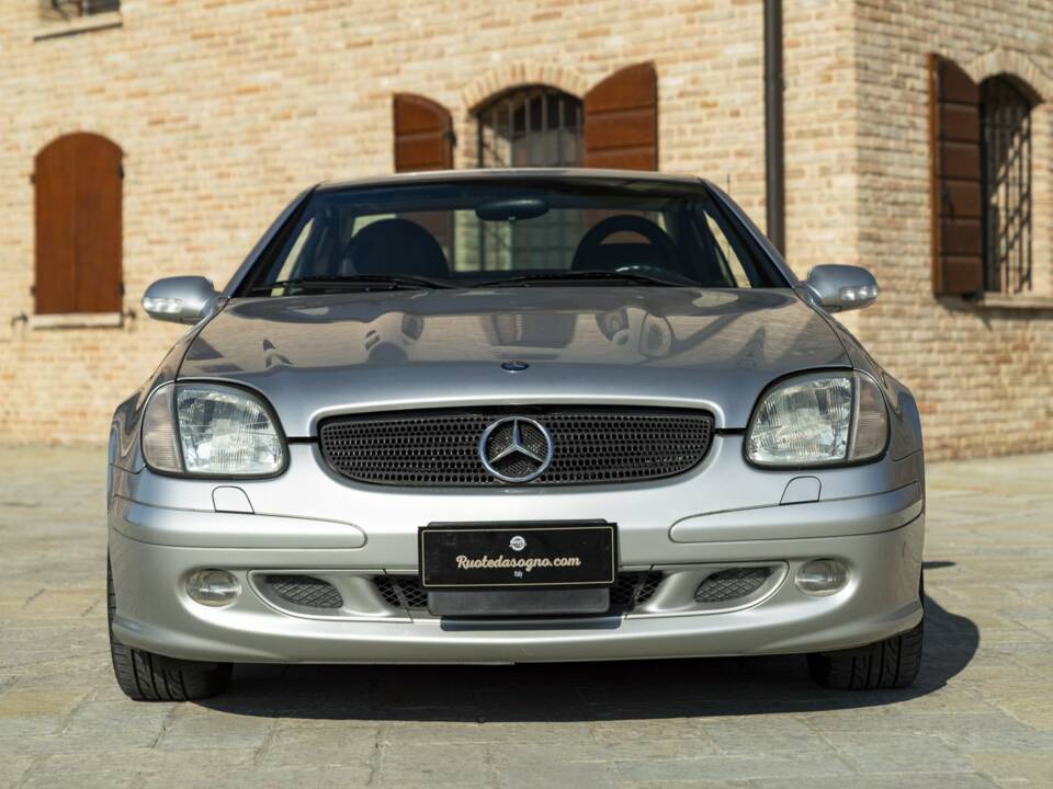 Image 3/48 of Mercedes-Benz SLK 320 (2001)