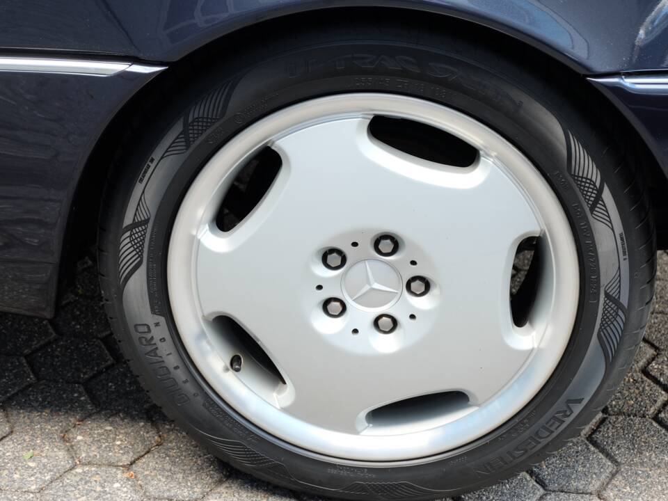 Image 60/70 de Mercedes-Benz CL 500 (1997)