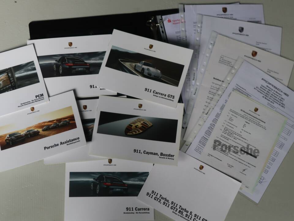 Bild 10/50 von Porsche 911 Carrera 4 GTS (2011)