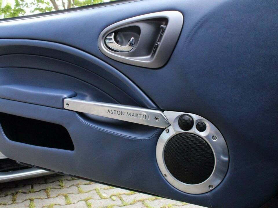Immagine 15/15 di Aston Martin V12 Vanquish (2004)