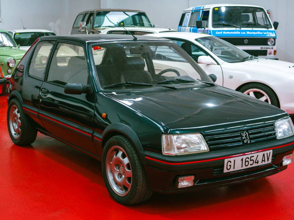 Image 6/33 of Peugeot 205 GTi 1.9 (1993)