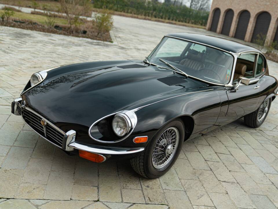Bild 9/50 von Jaguar E-Type V12 (2+2) (1971)