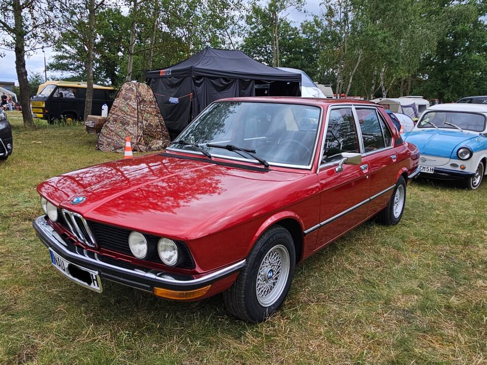 Image 5/12 of BMW 518 (1977)