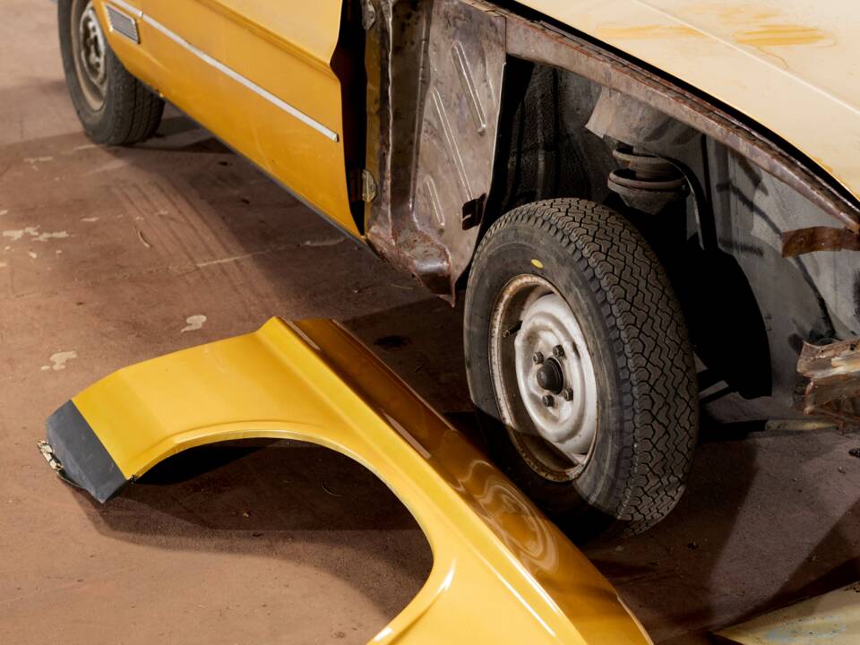 Image 33/37 of Ford Capri I  1600 (1971)