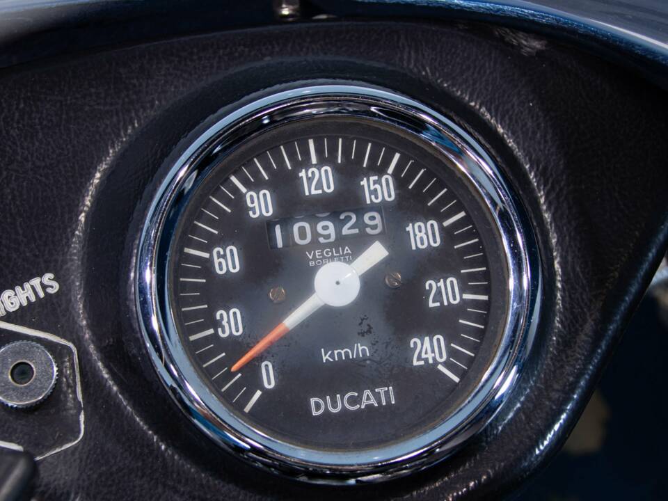 Immagine 13/50 di Ducati DUMMY (1977)