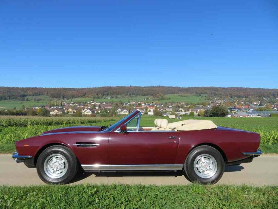 Image 3/22 of Aston Martin V8 Volante (1980)