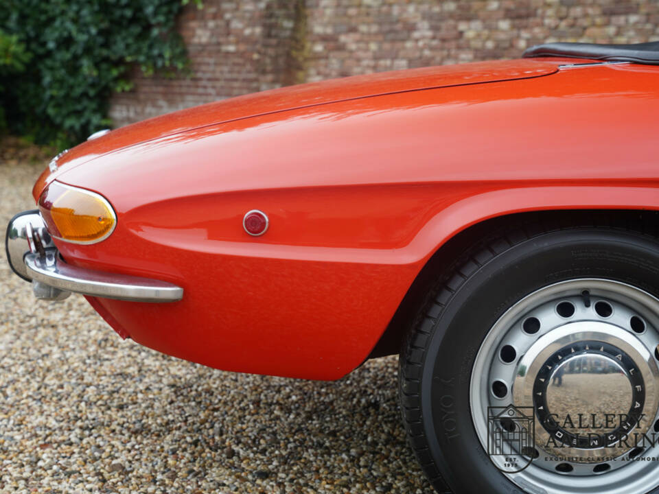 Image 43/50 of Alfa Romeo 1750 Spider (1969)