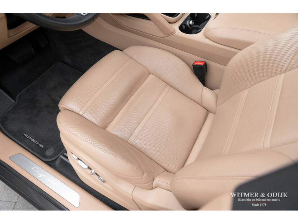 Image 12/38 of Porsche Cayenne (2019)